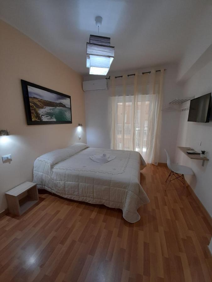 Milazzo: La Porta Delle Eolie住宿加早餐旅馆 客房 照片