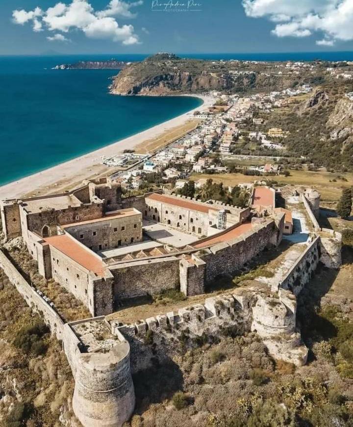 Milazzo: La Porta Delle Eolie住宿加早餐旅馆 外观 照片